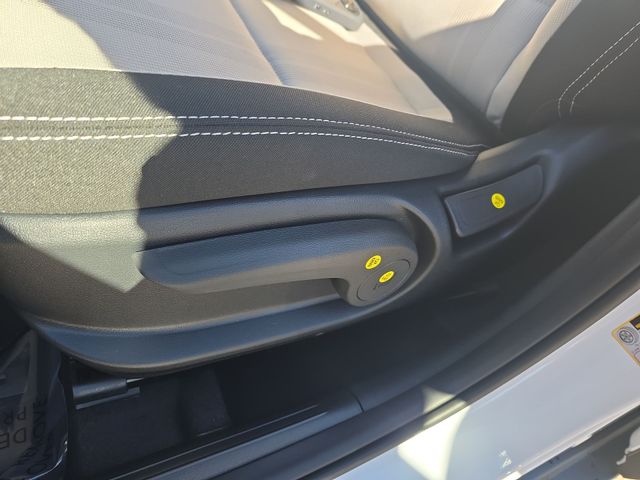 2026 Hyundai Venue SEL Image 40 of 45