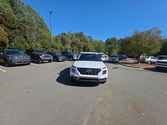 2026 Hyundai Venue SEL Image 4 of 45