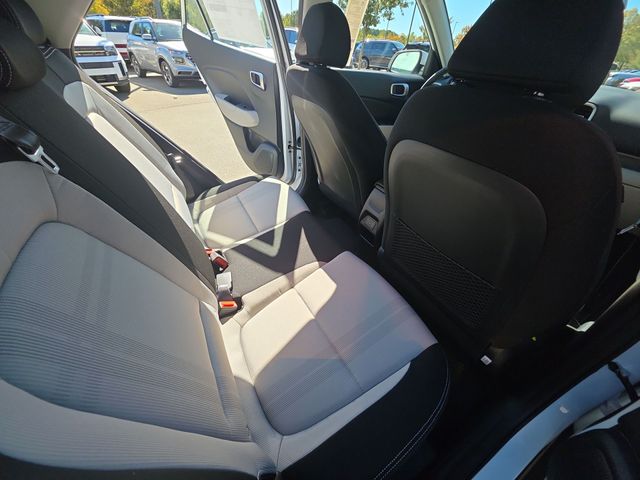 2026 Hyundai Venue SEL Image 20 of 45