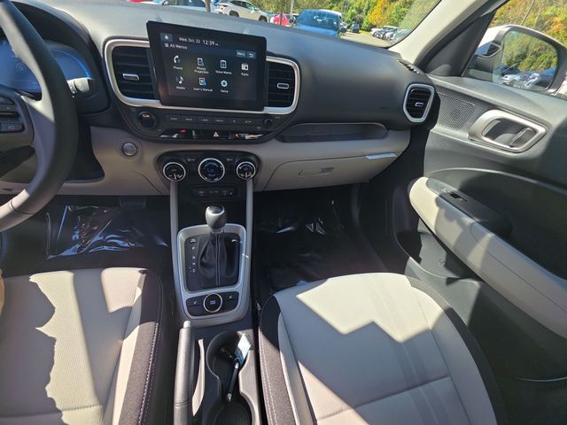 2026 Hyundai Venue SEL Image 25 of 45