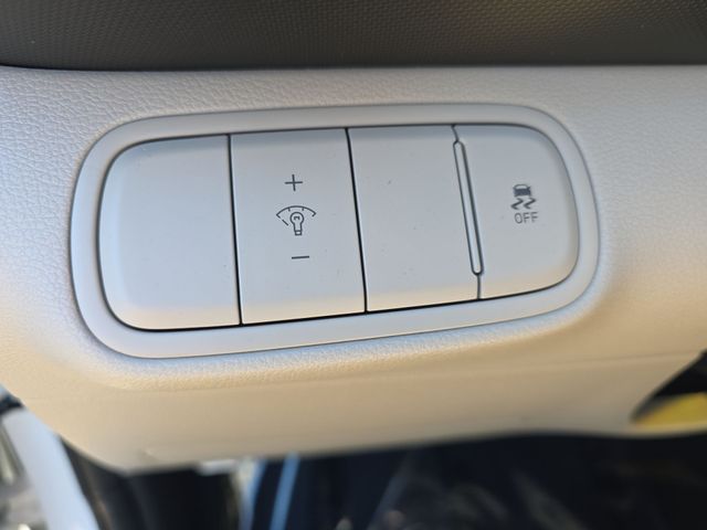 2026 Hyundai Venue SEL Image 34 of 45