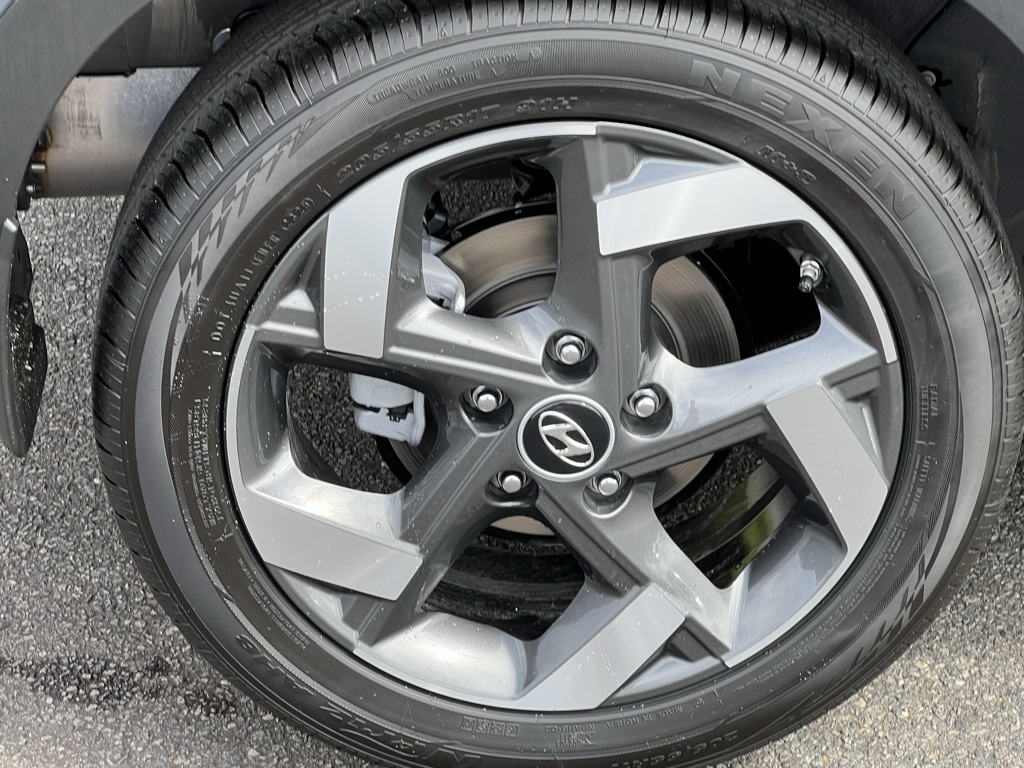 2026 Hyundai Venue SEL Image 5 of 16