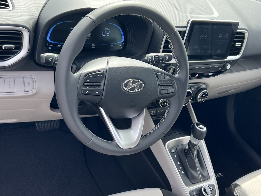 2026 Hyundai Venue SEL Image 8 of 16