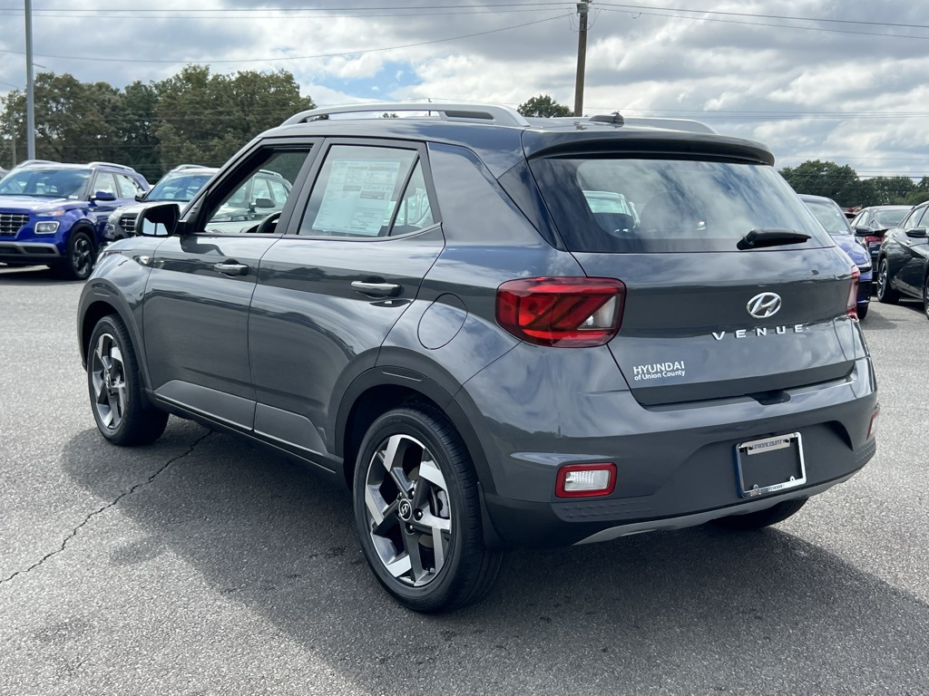 2026 Hyundai Venue SEL Image 4 of 16