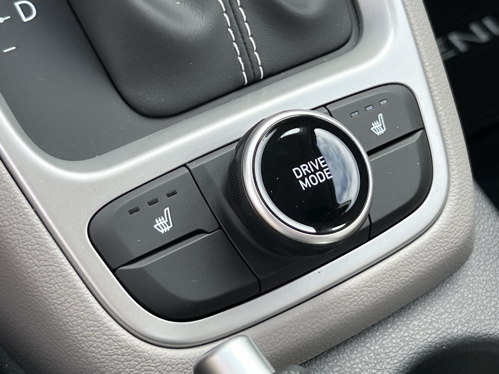 2026 Hyundai Venue SEL Image 15 of 16