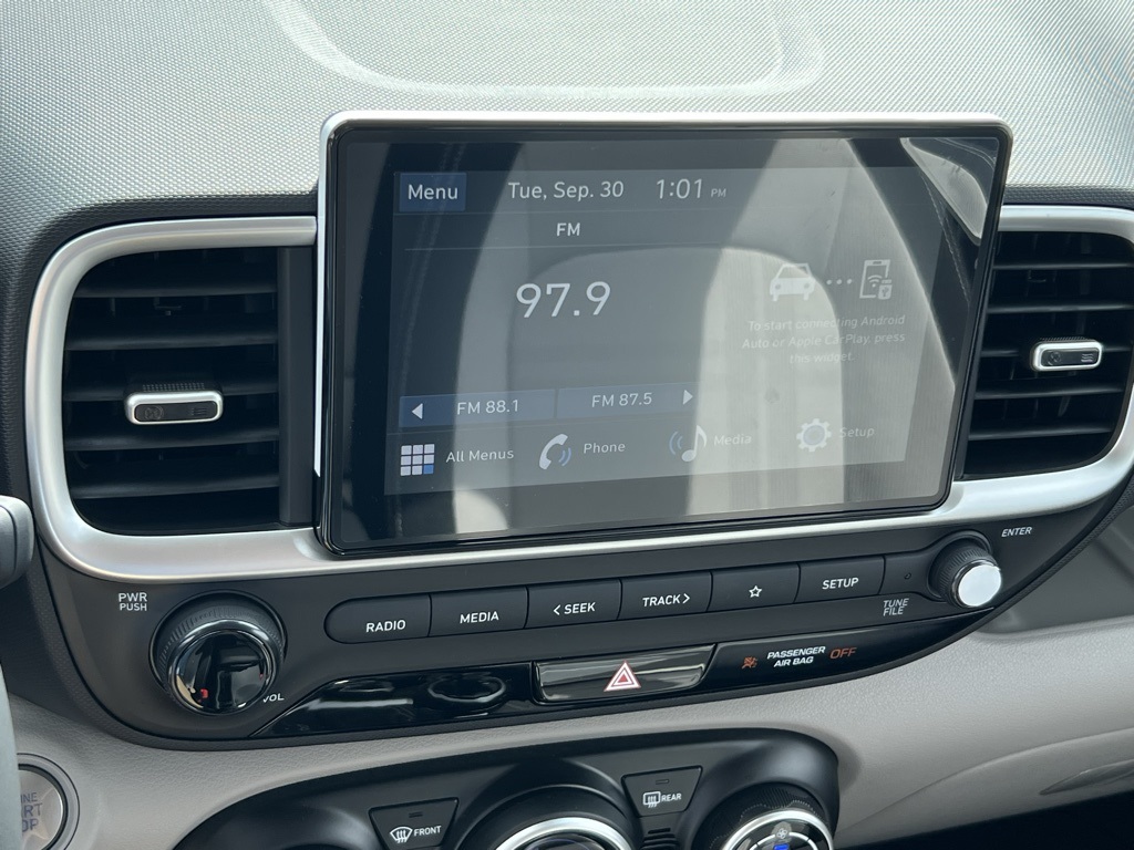 2026 Hyundai Venue SEL Image 10 of 16