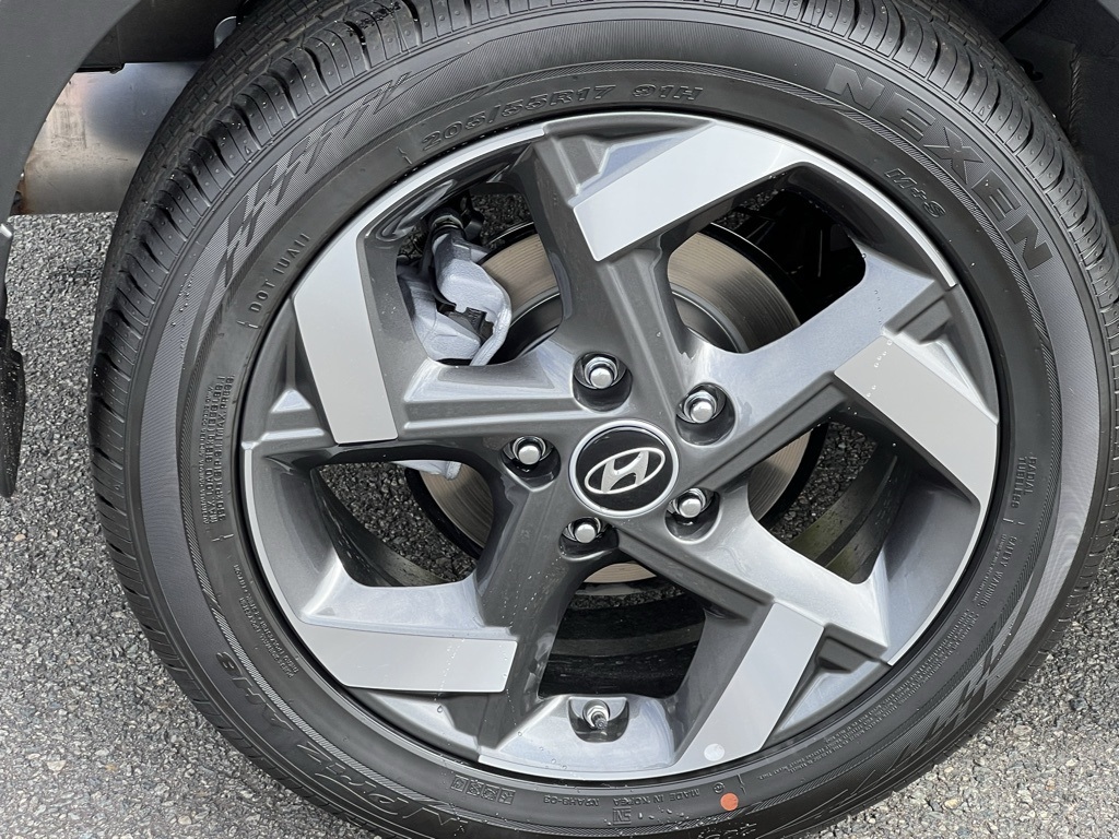 2026 Hyundai Venue SEL Image 5 of 16