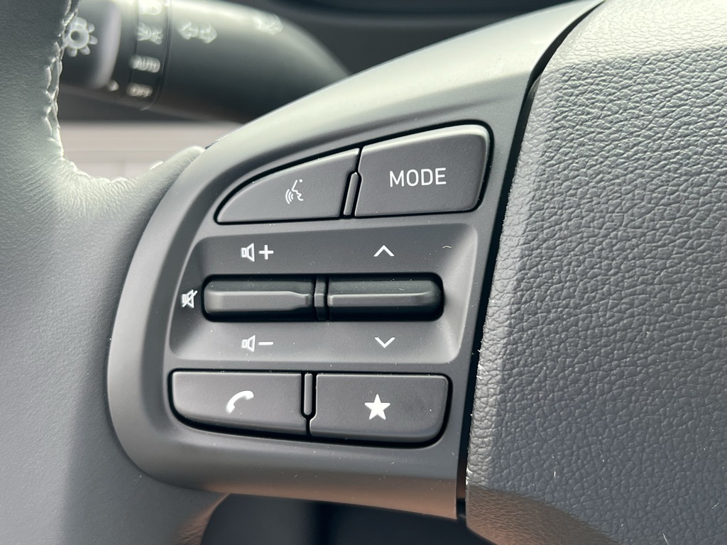 2026 Hyundai Venue SEL Image 14 of 16