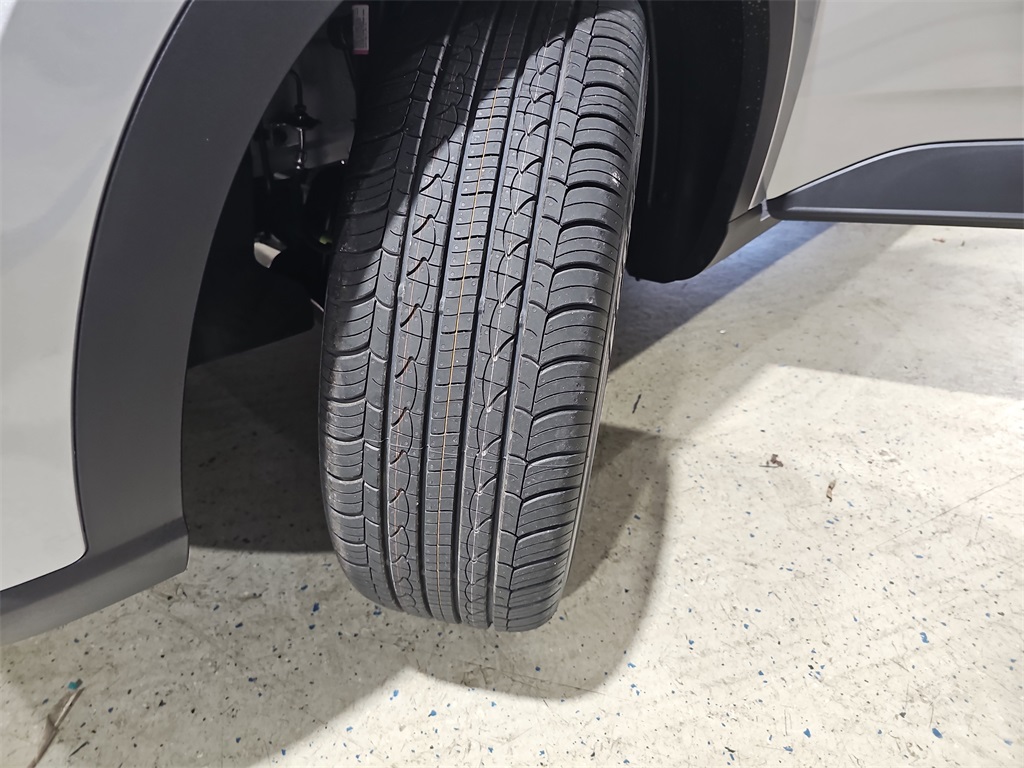 2026 Hyundai Venue SEL Image 11 of 37