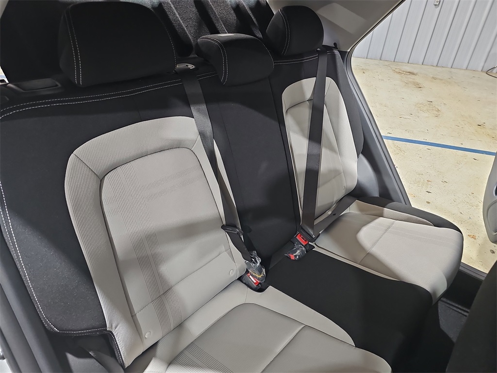 2026 Hyundai Venue SEL Image 13 of 37