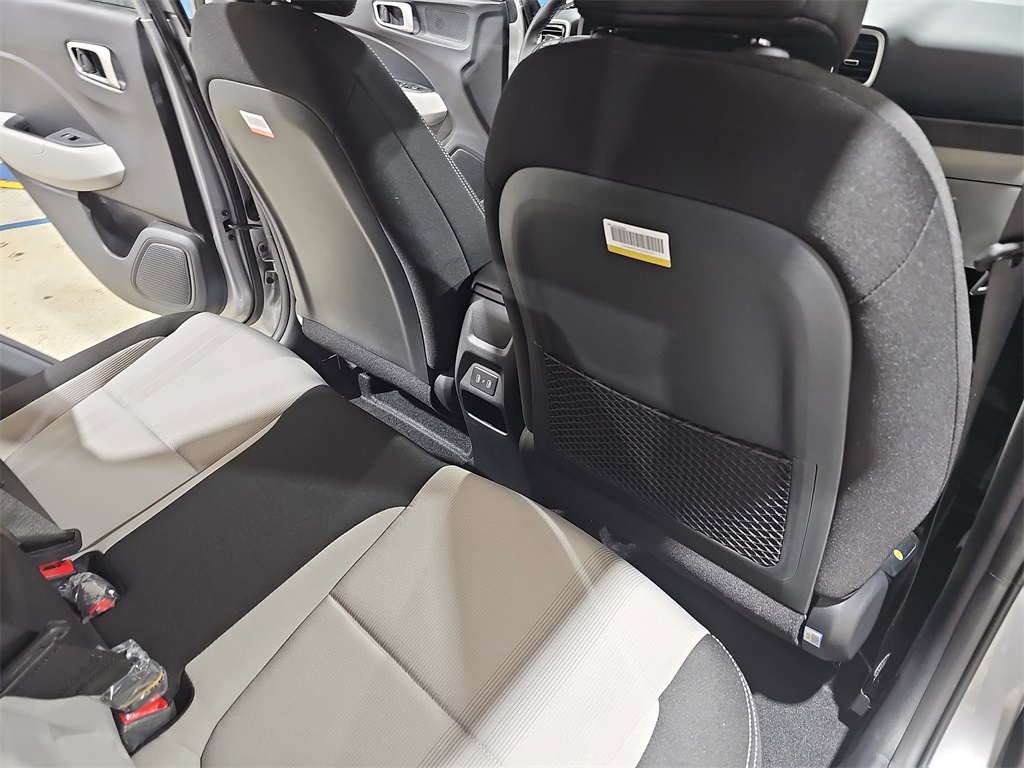 2026 Hyundai Venue SEL Image 15 of 37