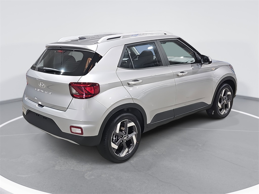2026 Hyundai Venue SEL Image 5 of 37