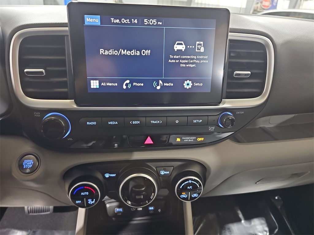 2026 Hyundai Venue SEL Image 24 of 37