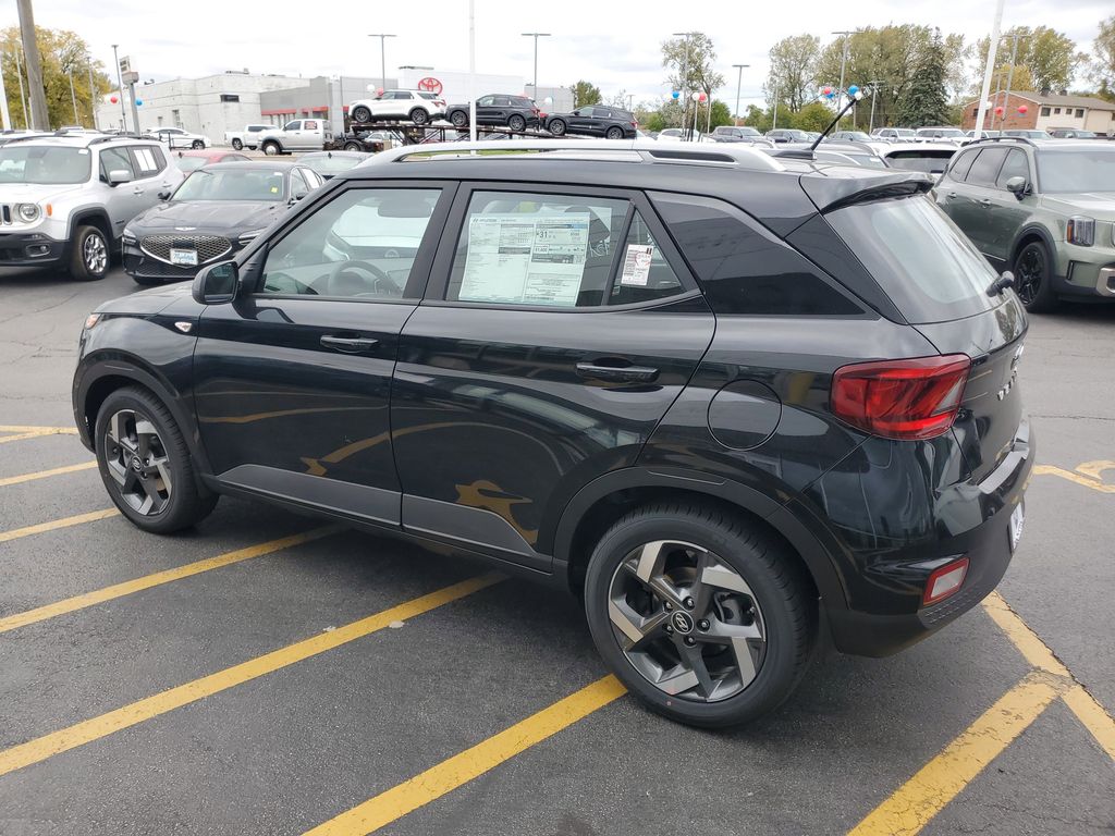 2026 Hyundai Venue SEL Image 5 of 26