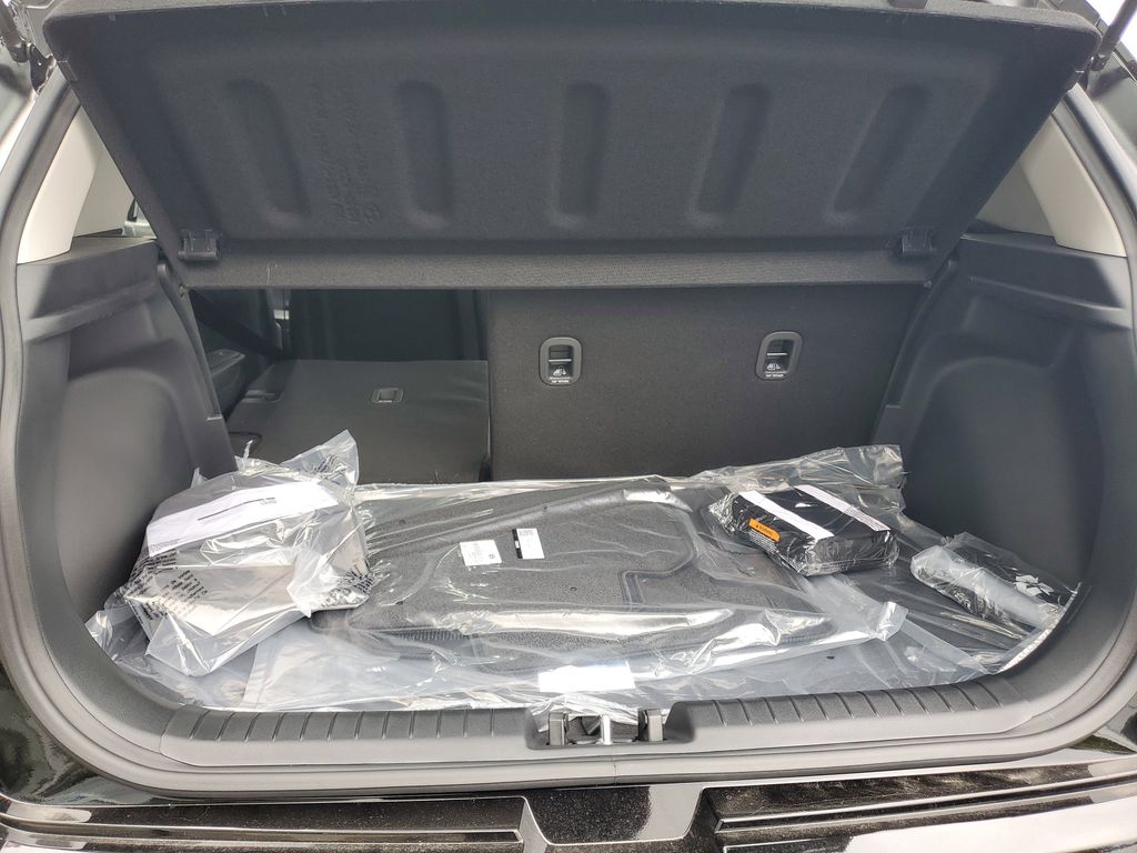 2026 Hyundai Venue SEL Image 10 of 26