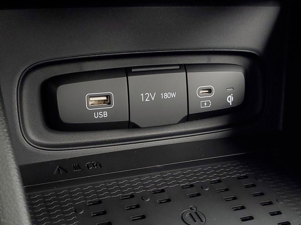 2026 Hyundai Venue SEL Image 24 of 26