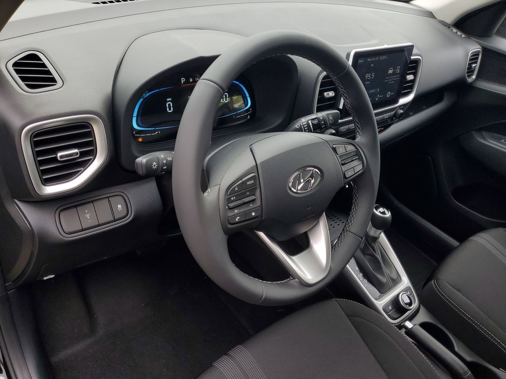 2026 Hyundai Venue SEL Image 14 of 26
