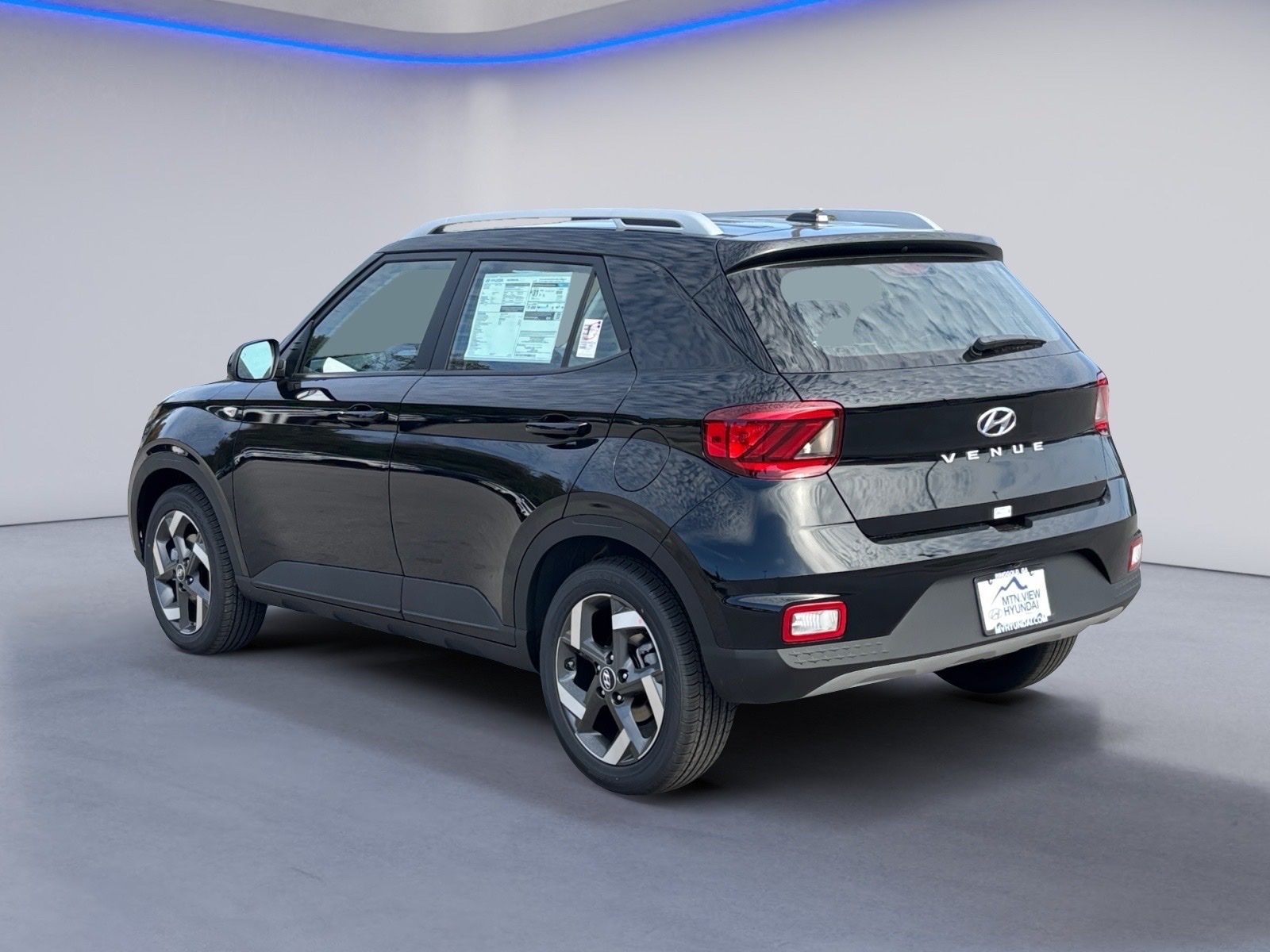 2026 Hyundai Venue SEL Image 6 of 23