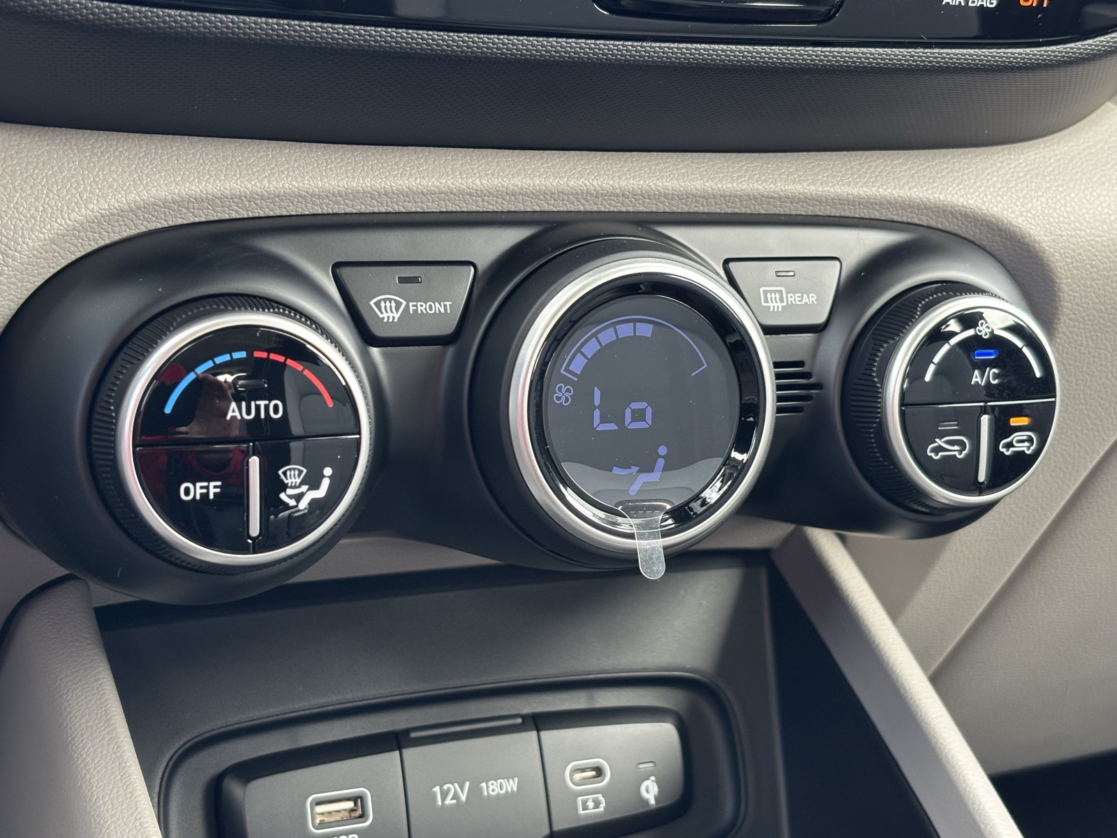 2026 Hyundai Venue SEL Image 19 of 23