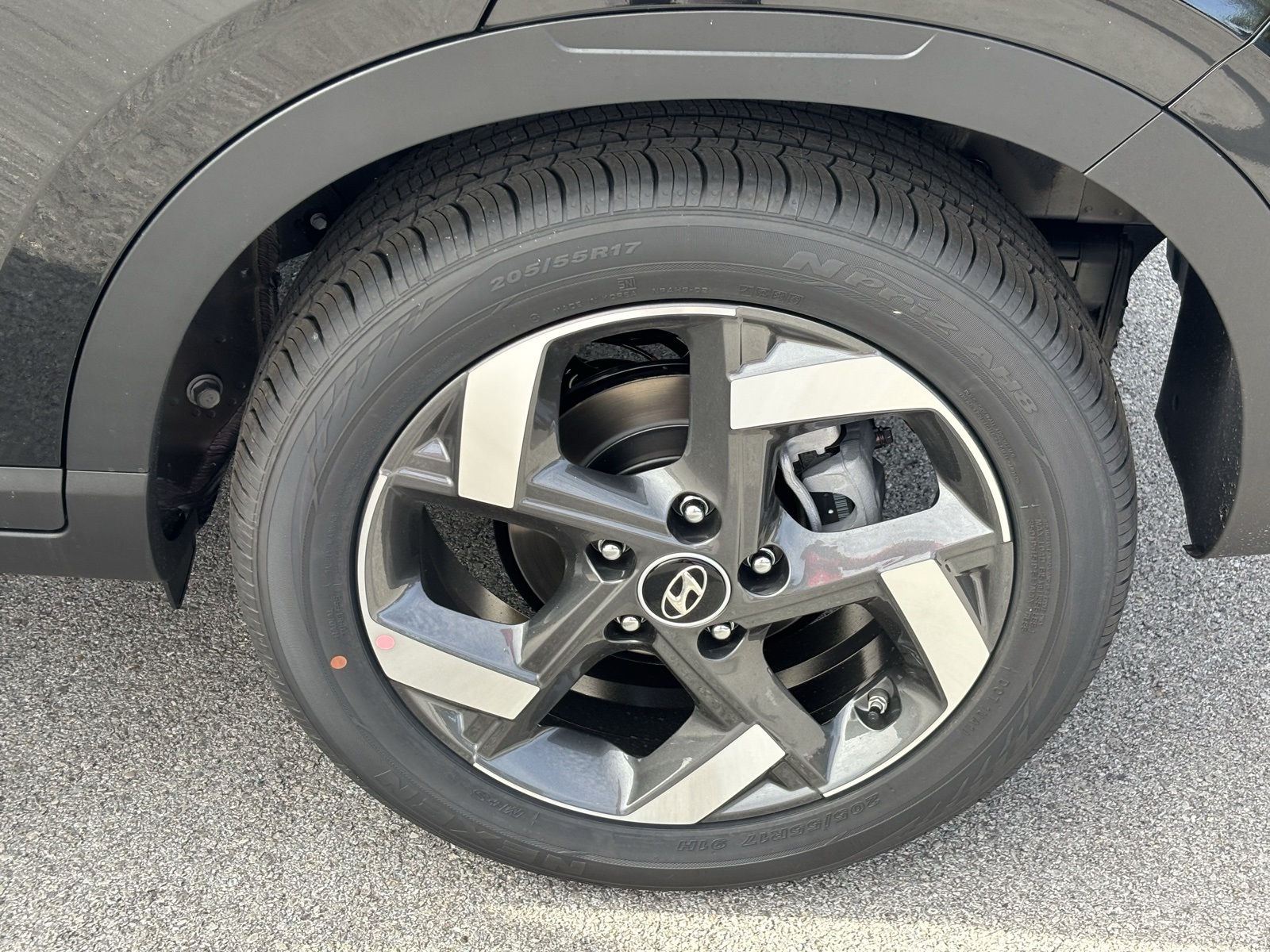 2026 Hyundai Venue SEL Image 8 of 23