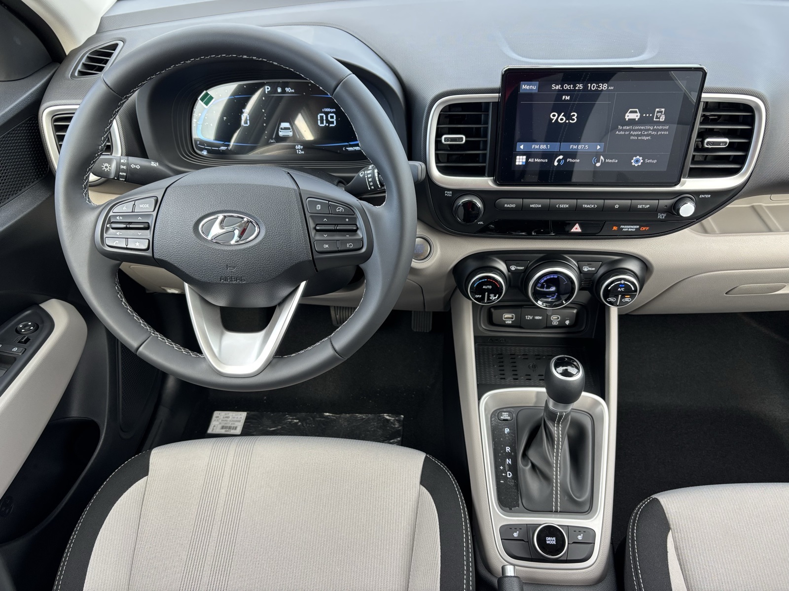 2026 Hyundai Venue SEL Image 11 of 23