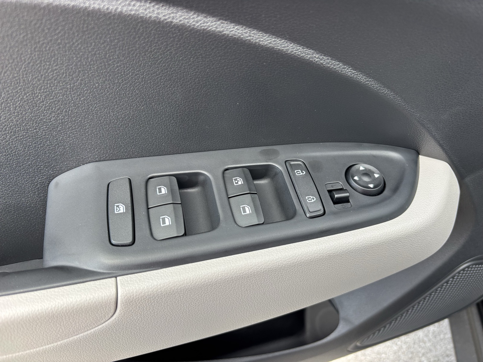 2026 Hyundai Venue SEL Image 20 of 23