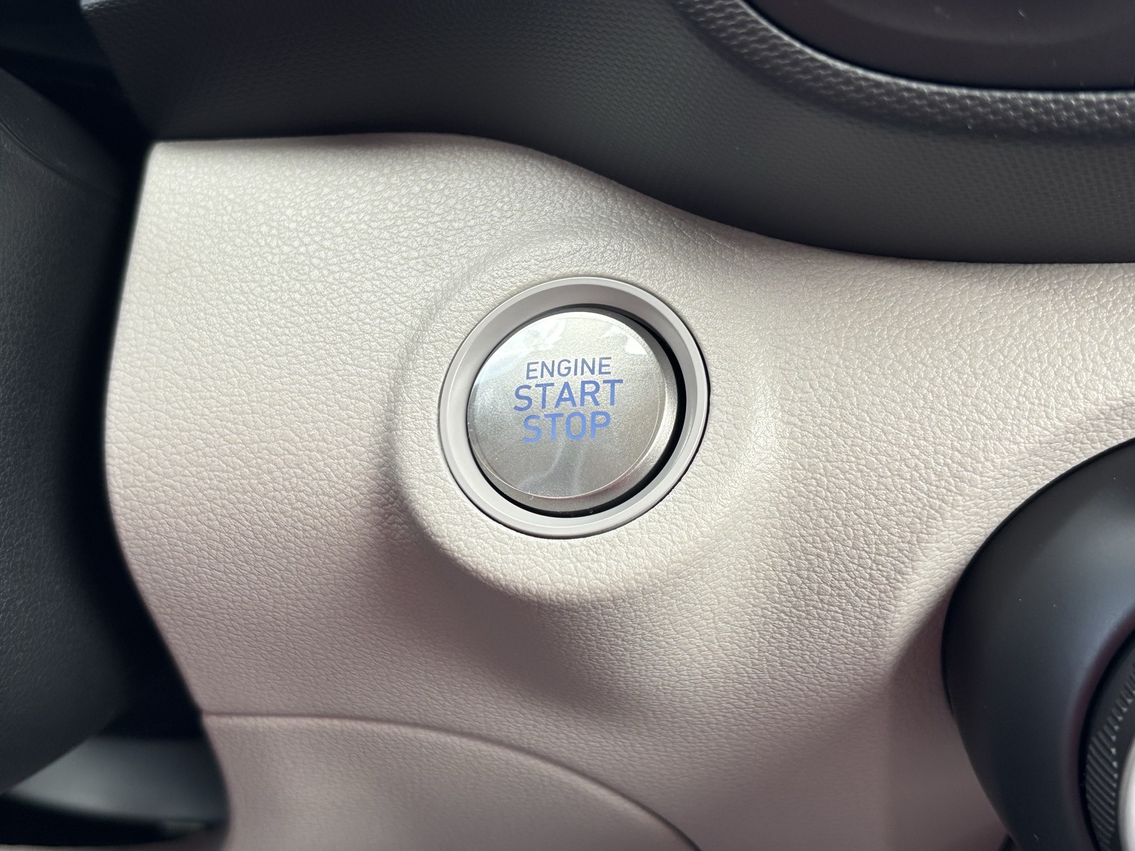 2026 Hyundai Venue SEL Image 17 of 23