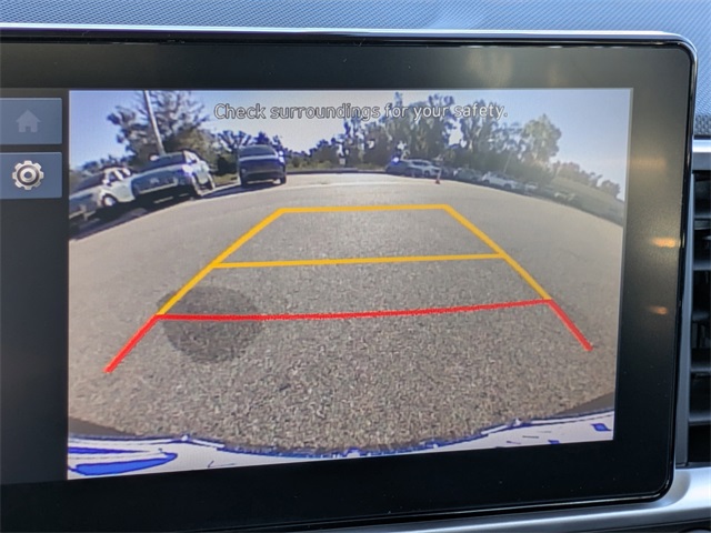 2026 Hyundai Venue SEL Image 18 of 35