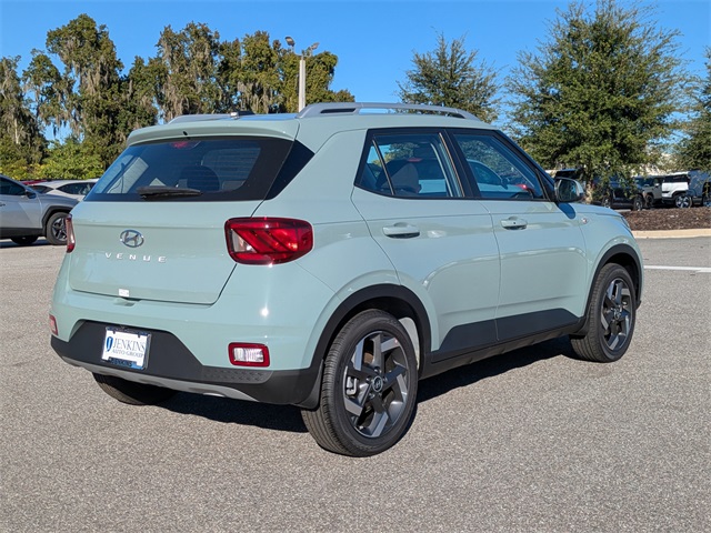 2026 Hyundai Venue SEL Image 7 of 35