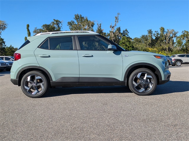 2026 Hyundai Venue SEL Image 6 of 35