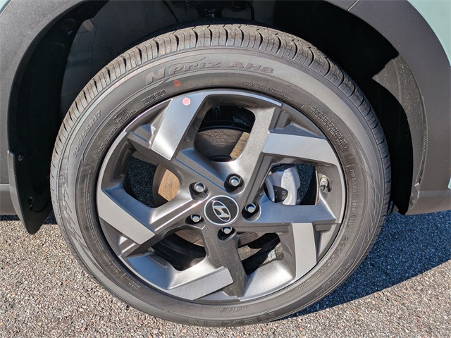 2026 Hyundai Venue SEL Image 11 of 35