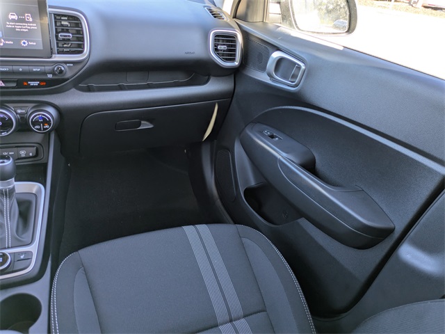 2026 Hyundai Venue SEL Image 30 of 35