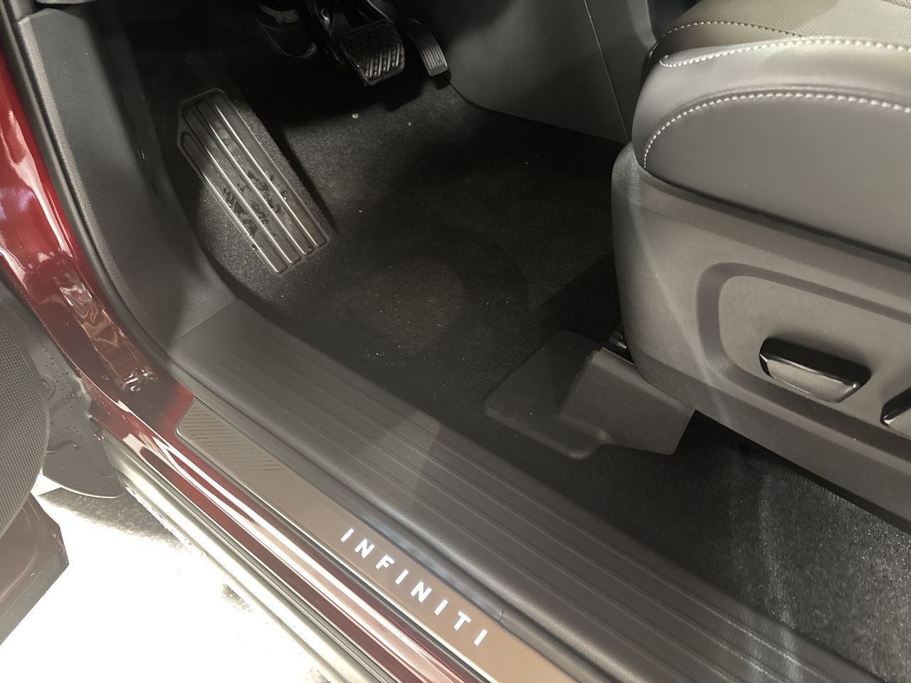 2026 INFINITI QX60 Luxe Image 32 of 34