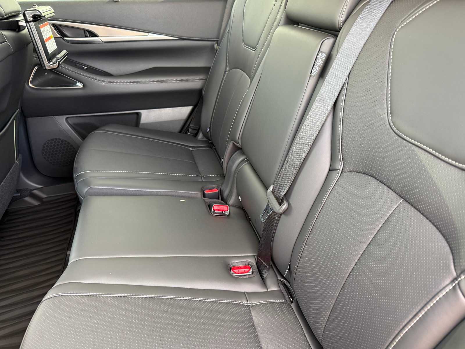 2026 INFINITI QX60 Luxe Image 11 of 31