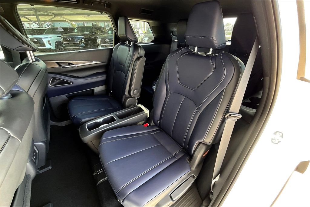 2026 INFINITI QX60 SPORT Image 8 of 26