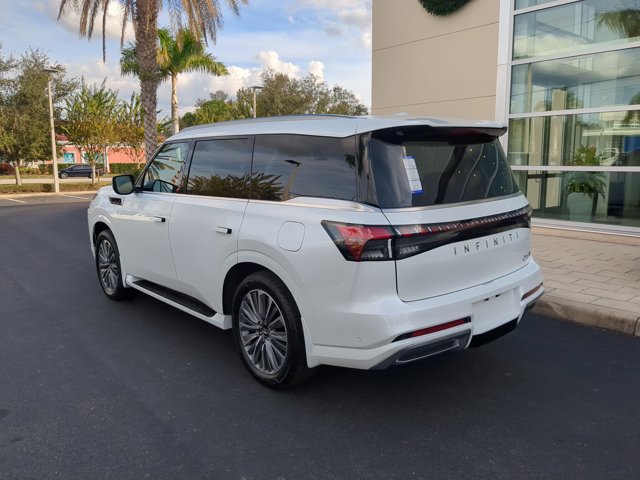 2026 INFINITI QX80 Luxe Image 7 of 38