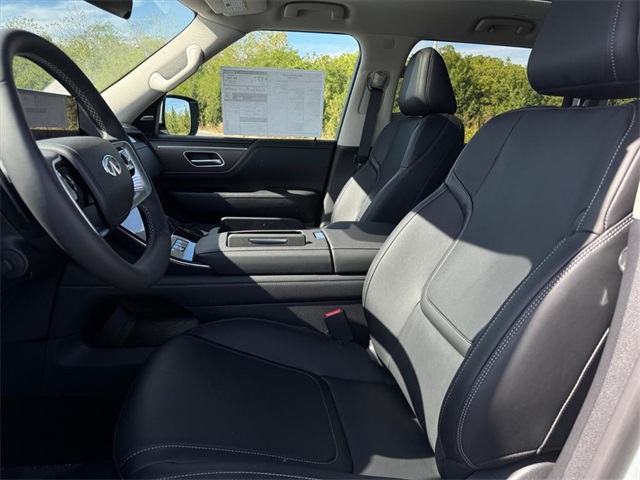 2026 INFINITI QX80 PURE Image 7 of 17