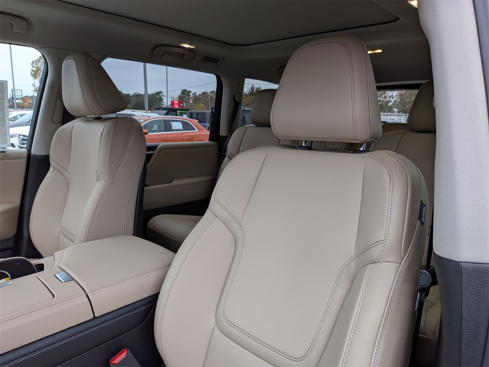 2026 INFINITI QX80 PURE Image 10 of 39