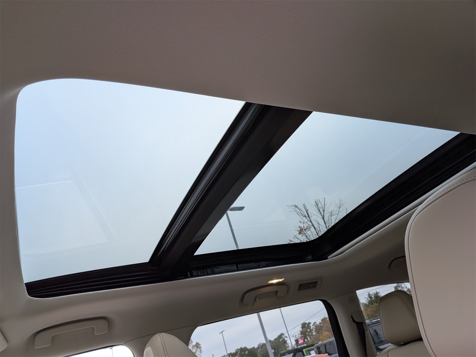 2026 INFINITI QX80 PURE Image 16 of 39