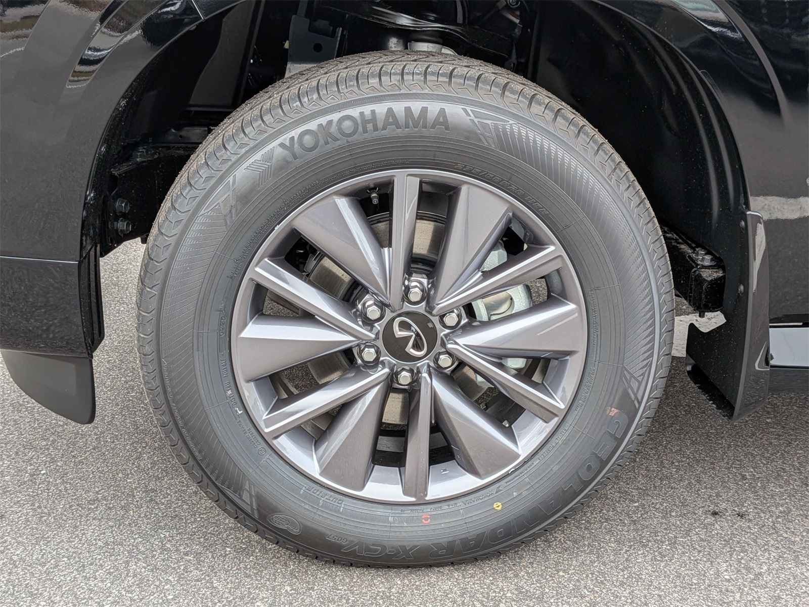 2026 INFINITI QX80 PURE Image 8 of 39