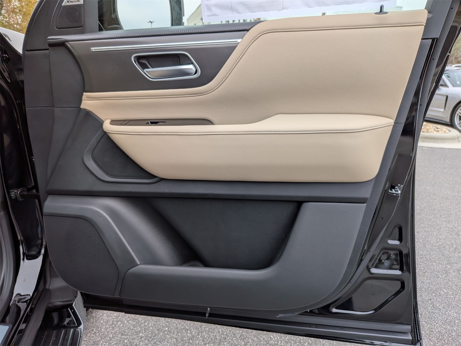 2026 INFINITI QX80 PURE Image 24 of 39