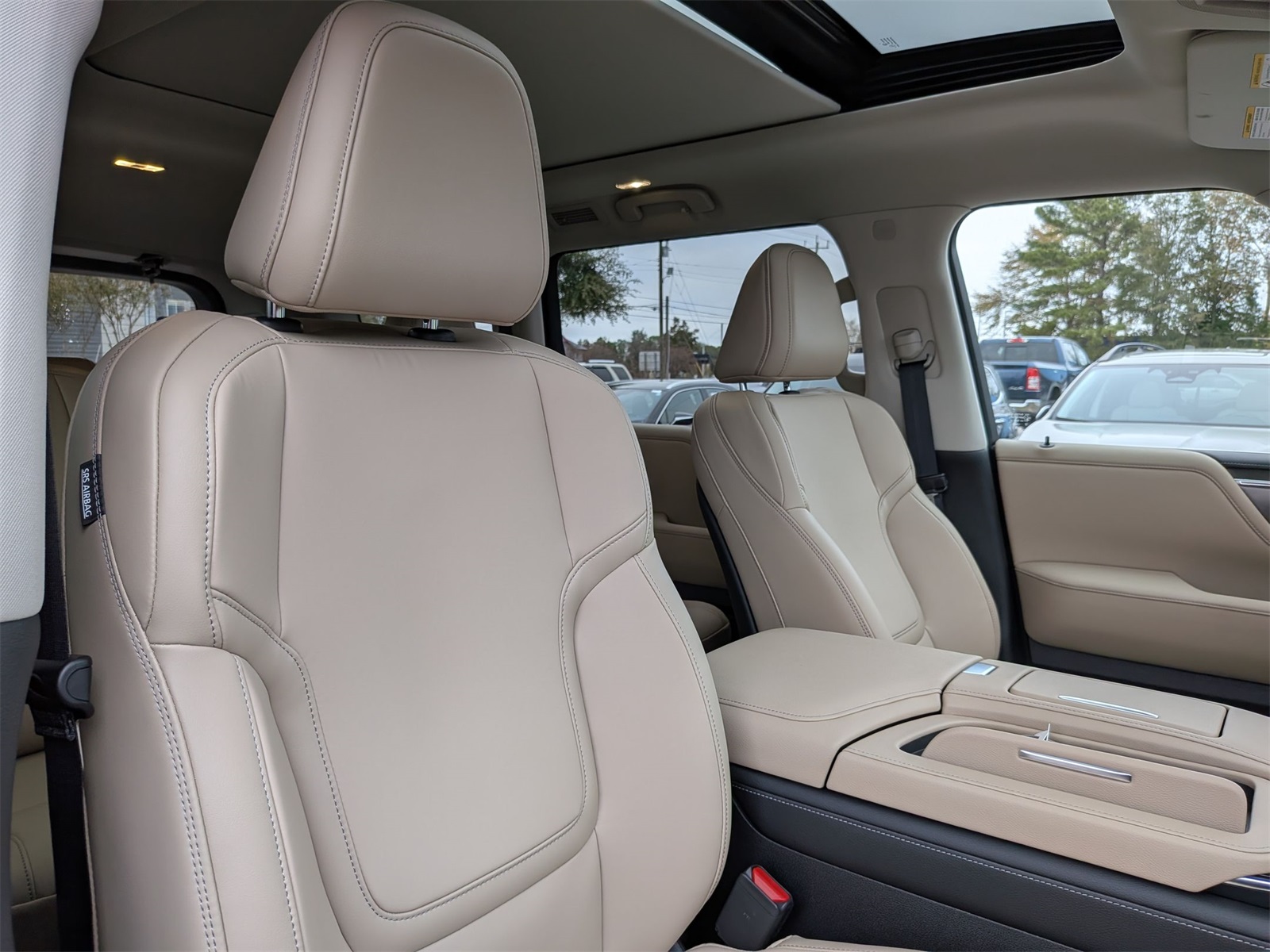 2026 INFINITI QX80 PURE Image 11 of 39