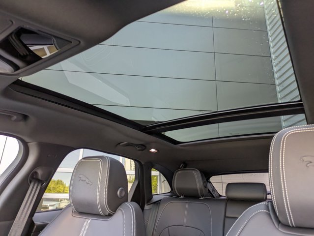 Vehicle image 14 of 15