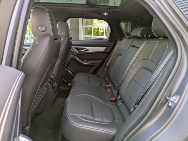Vehicle image 10 of 15