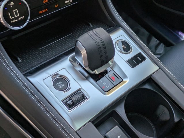 Vehicle image 13 of 15