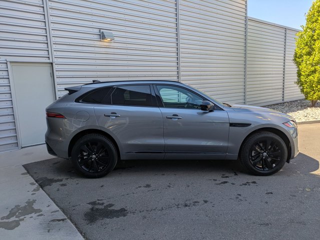 Vehicle image 4 of 15
