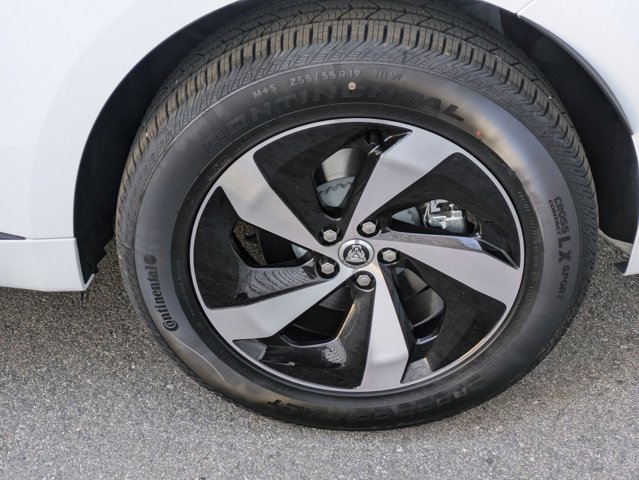 Vehicle image 14 of 15