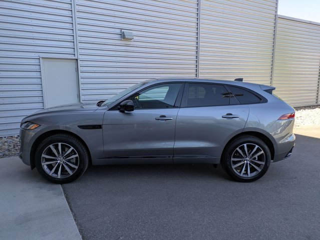 Vehicle image 8 of 15