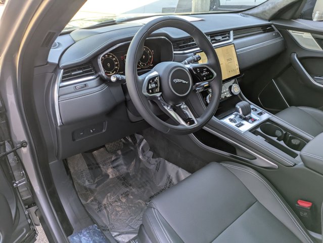 Vehicle image 11 of 15