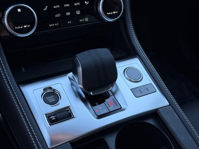 Vehicle image 12 of 15